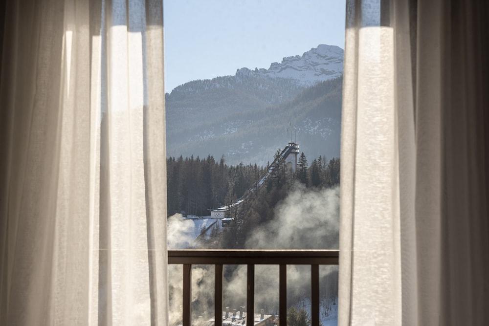 Faloria Mountain Spa Resort Cortina dʼAmpezzo Exterior foto